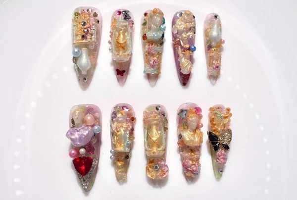 Lanterne 3D sculpture romaine clous de cage à oiseaux | Presse papillon rubis diamant rouge | Faux ongles fait main luxe baroque mythique doré