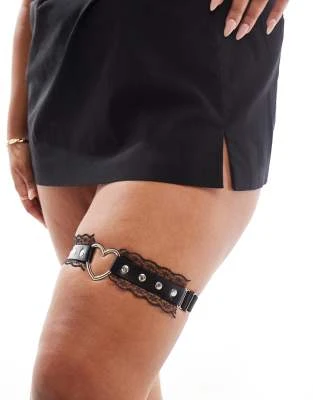ASOS DESIGN Curve - Halloween - Chaîne de cuisse en PU à clous et cœur