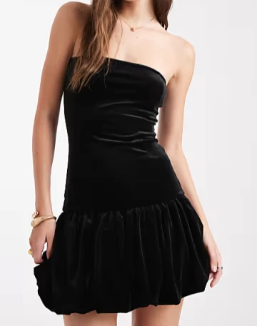 Miss Selfridge - Robe courte en velours à ourlet boule