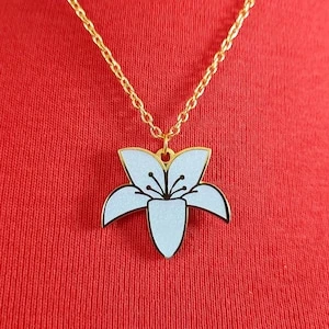 White Flower Necklace