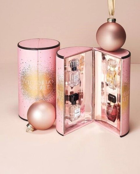 @bazaar_shop_lux on Instagram: "La magie!! Les parfums Victoria’s secret 🥰 4 senteurs !!- tease - very sexy - bombshell - heavenly Contact  0759818586"