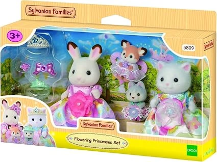 Sylvanian Families - Les Princesses en Robes à Fleurs - Set 4 Figurines - Plongez dans l'univers de la Famille Sylvanian - Figurines Animaux Miniatures - Jouet Enfant 3 Ans et + - 5809