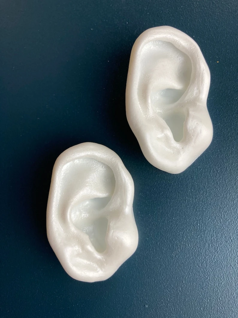 Oreille - oeuvre d'art murale