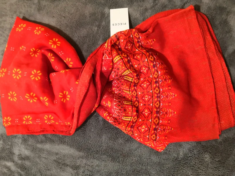 Pañuelo Pieces