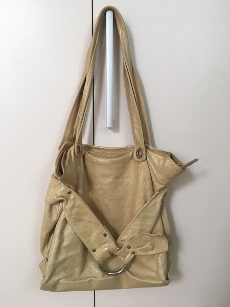 Bolso piel beige Balenciaga