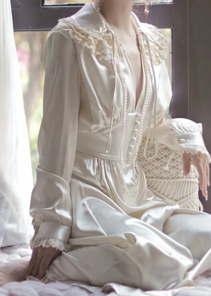 Tiffany Peignoir