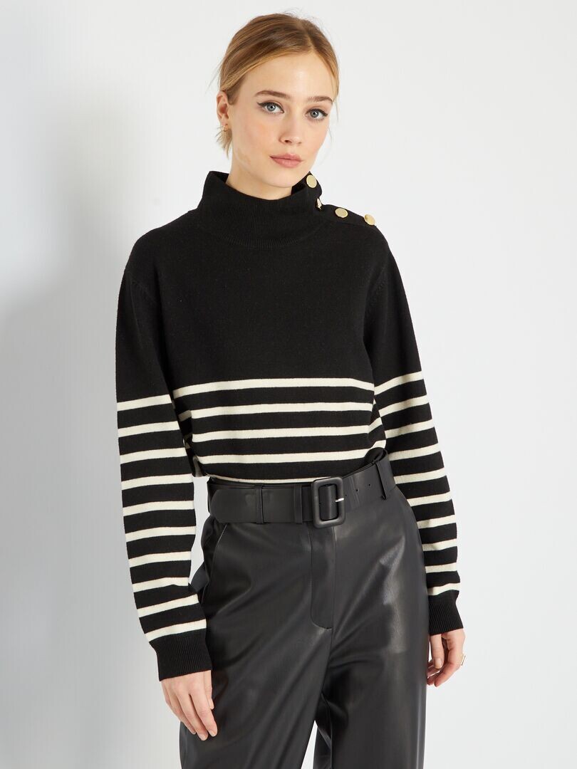 Pull col montant avec boutons