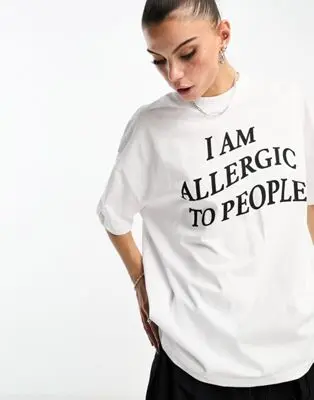 ASOS DESIGN - T-shirt oversize à imprimé I am Allergic to People - Blanc