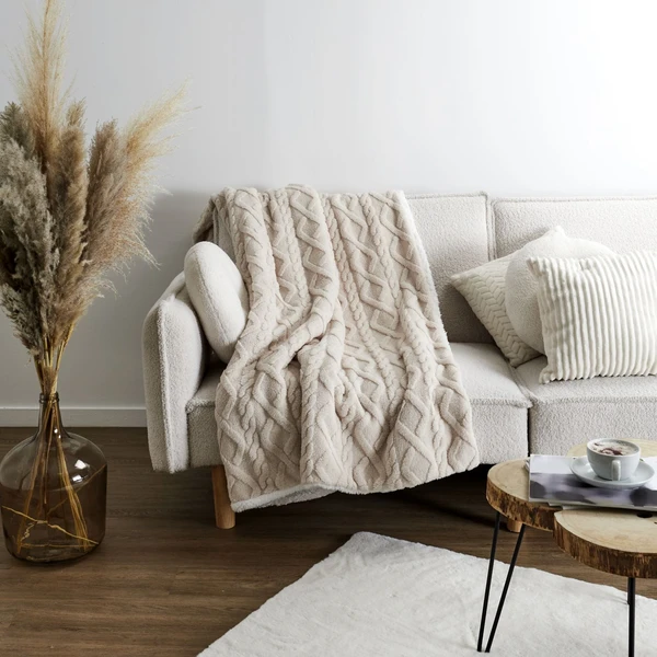 PLAID JACQUARD COSY – La Chaise Longue