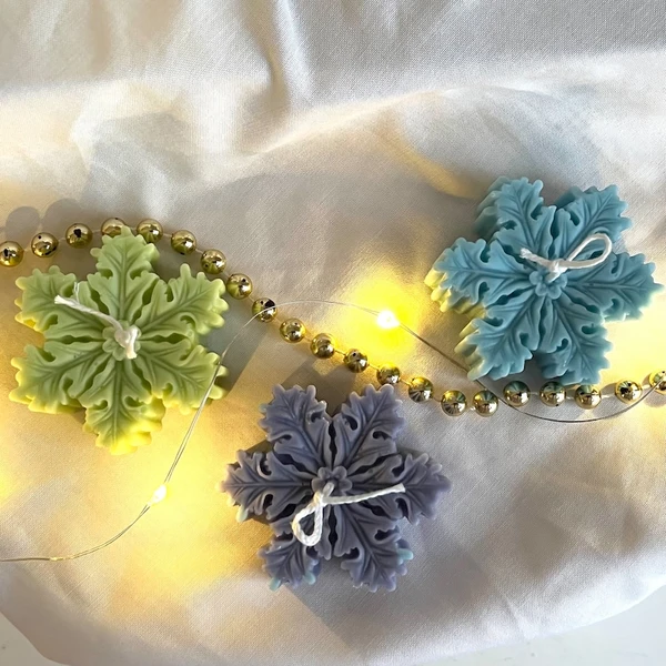 Bougie de soja flocon de neige de Noël coulée à la main : décoration festive