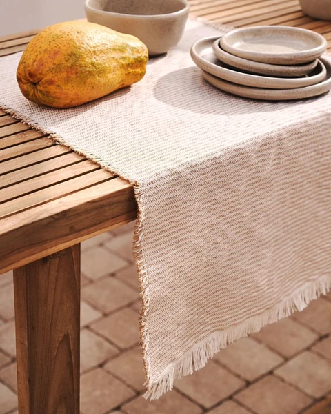Chemin de table Vilat beige avec franges 46 x 140 cm | Kave Home®