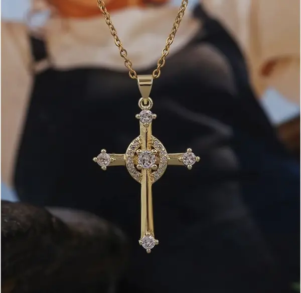 Chaîne médaille crucifix 