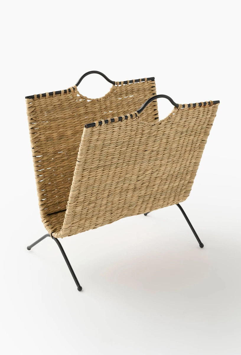 Porte-revues, 35x21xH35/39 cm, en jonc de mer et métal