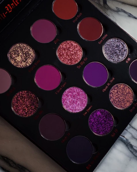 Dead Roses Eyeshadow Palette