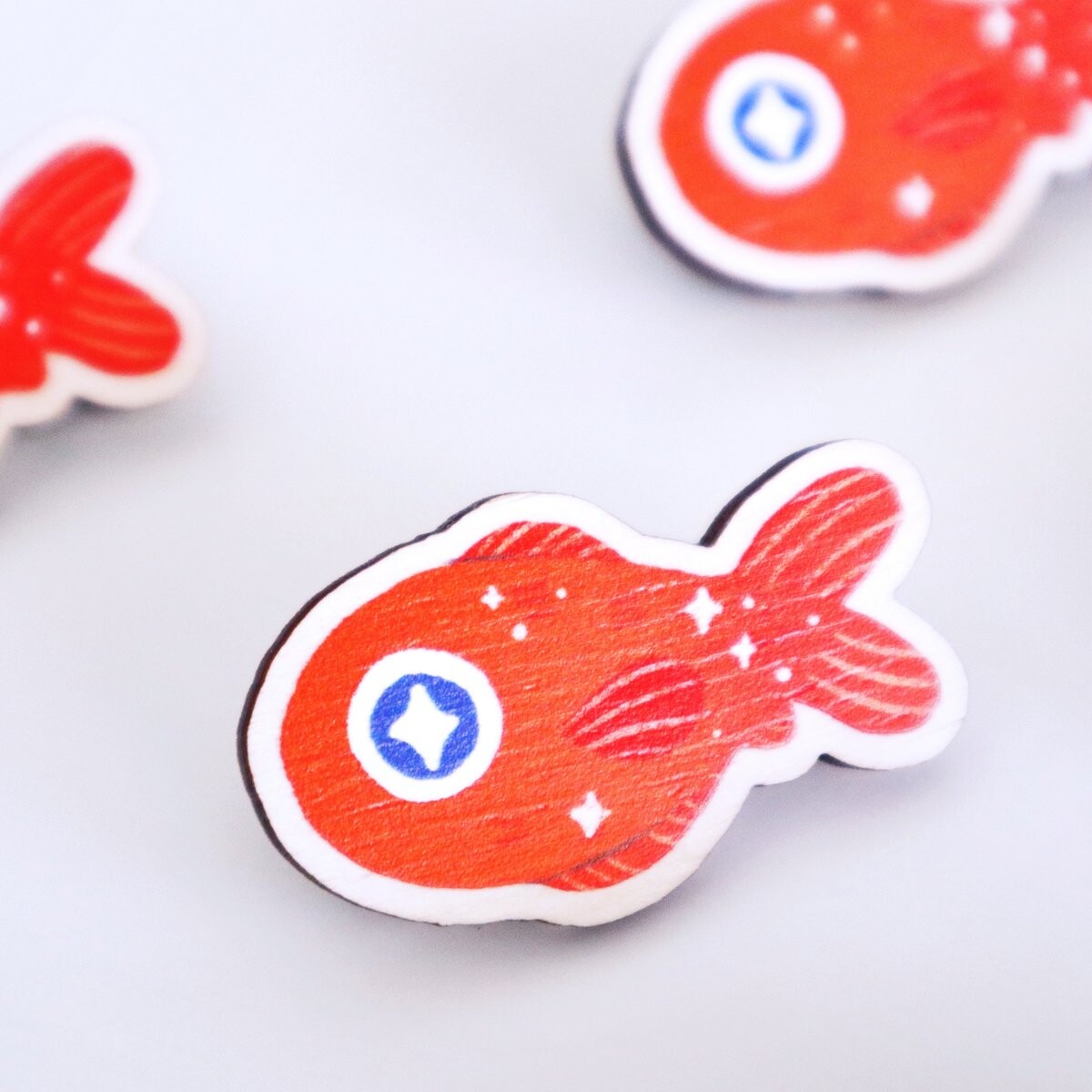 Wooden pin - Fish Friend