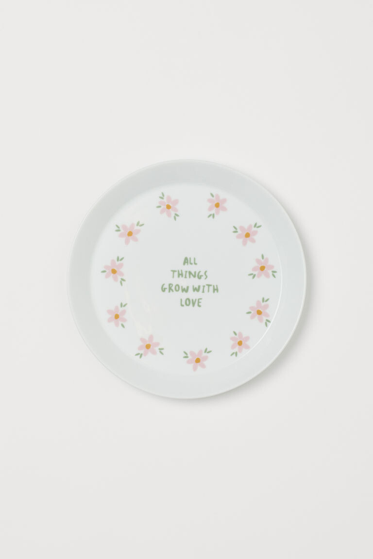 Assiette fleurie en porcelaine
