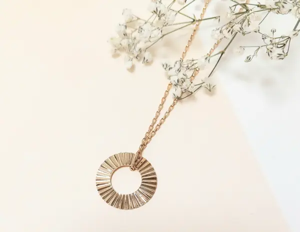 Collier Lucas 2