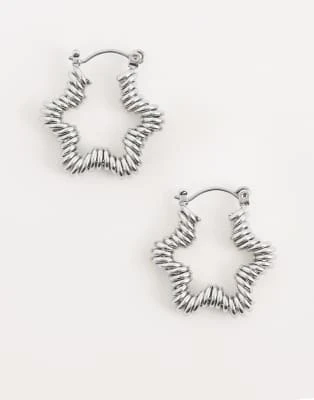 Reclaimed Vintage - Créoles à étoiles en métal - Argenté