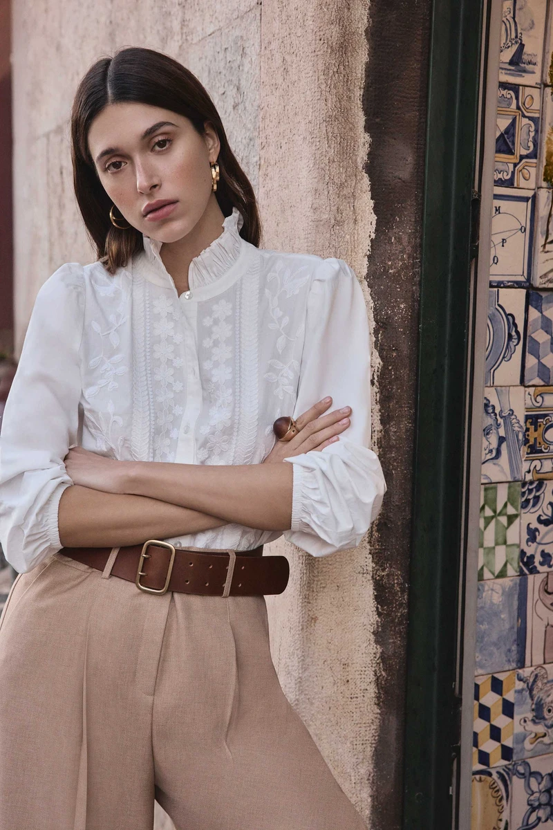 Blouse à broderies florales en 100% coton DIAMOND