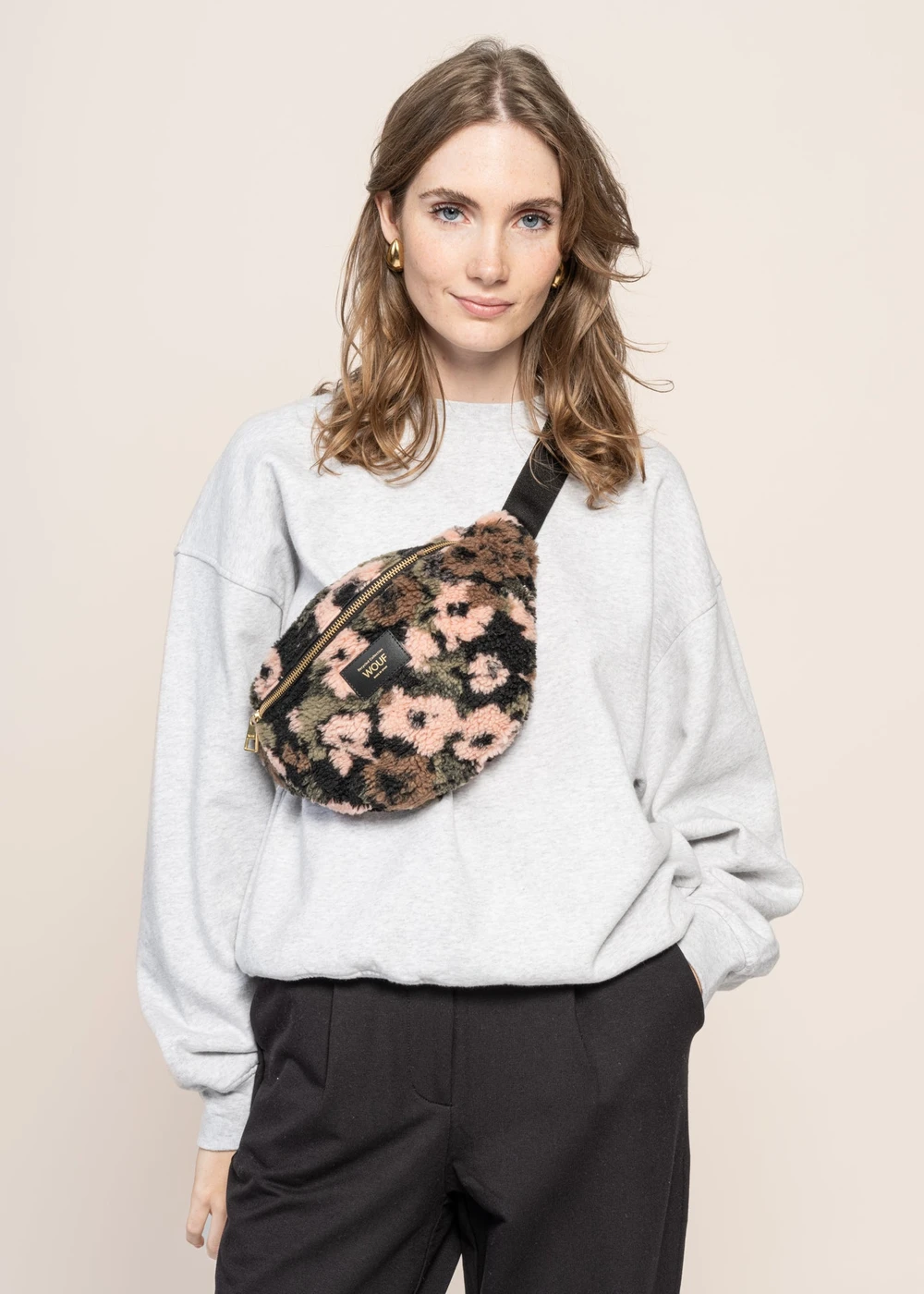 Banane en matières recyclées fleuri 