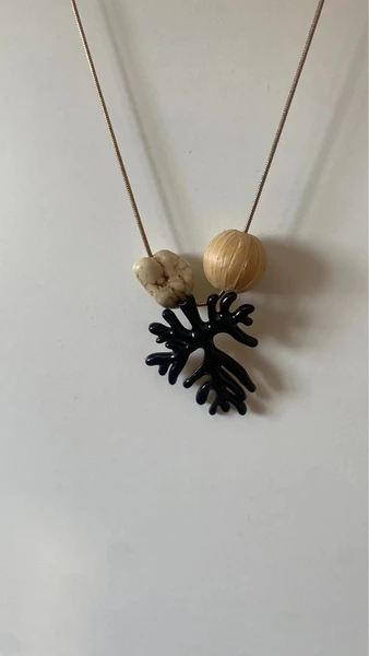 Collar dorado de Bimba y Lola