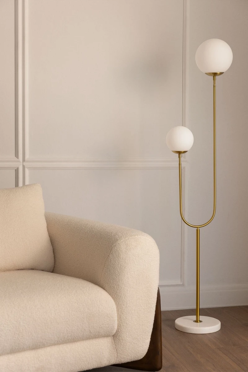 Lampadaire en fer, marbre et deux boules de verre Niama