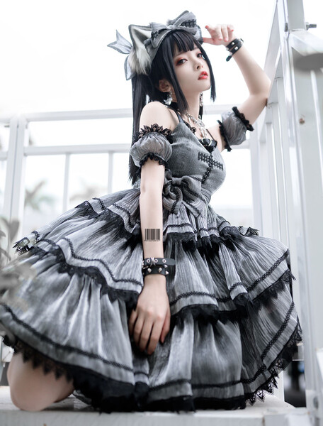 Gothique Lolita JSK Robe Jupe Pull Lolita Grise Noire Sans Manches Avec Des Accessoires
