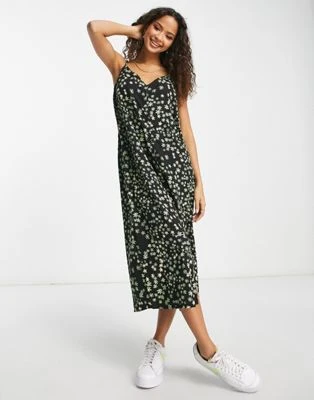 Pieces - Robe caraco mi-longue à imprimé fleurs - Noir et vert | ASOS