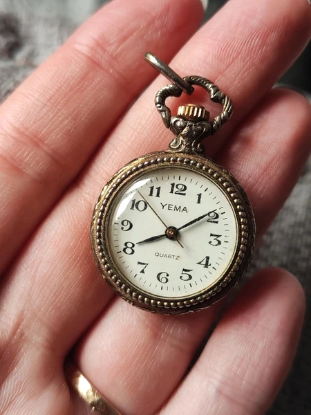 Petite montre à gousset ancienne Yema quartz