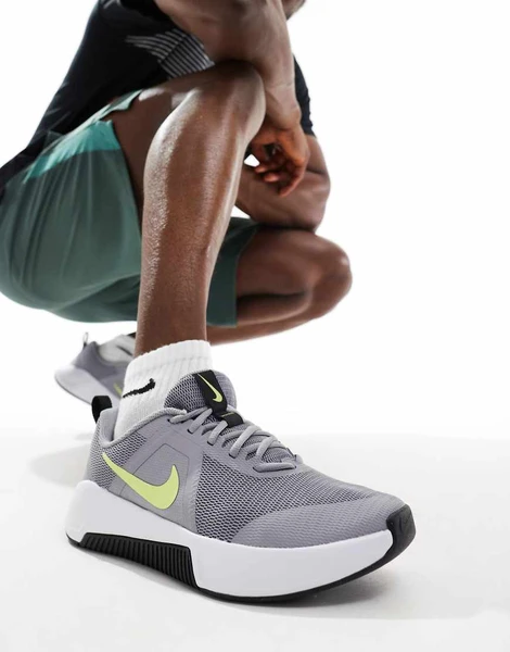 Nike Training - MC 3 - Baskets - Gris
