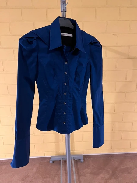 Blaue Bluse