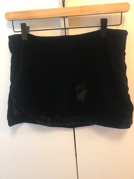 Minifalda de terciopelo de talle bajo