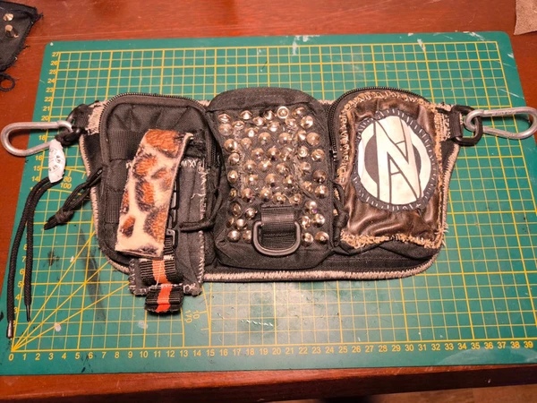 Sacoche de ceinture - DIY - Patch & Stud