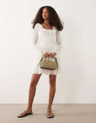 Miss Selfridge - Robe tendance folk en mousseline et dentelle - Écru