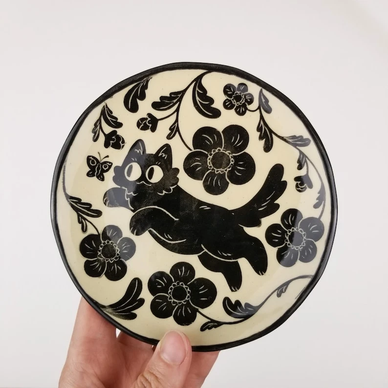 Petite assiette en céramique chat noir / plateau à bijoux en céramique fait main / bibelot B7