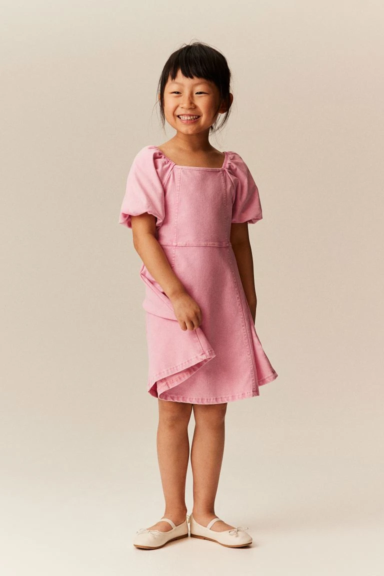 Robe à manches bouffantes
