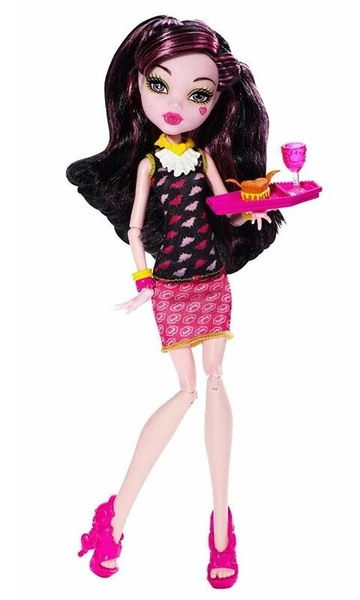 draculaura creepateria