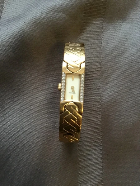 Montre yema femme