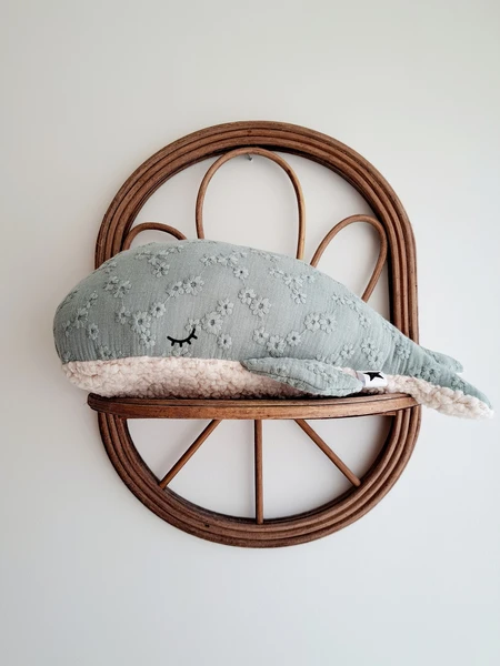 Baleine à caliner en double gaze de coton brodée et tissu sherpa