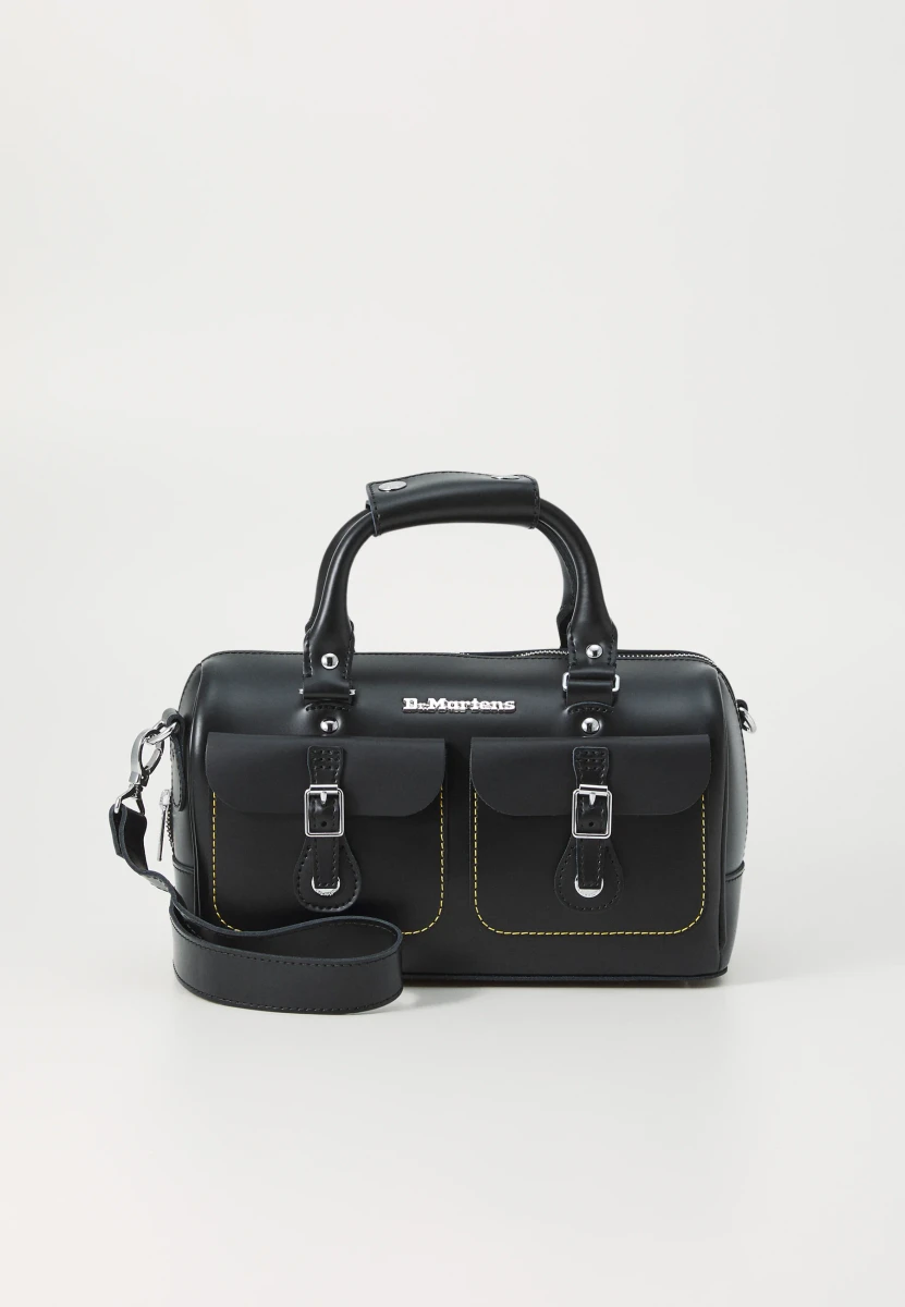 https://www.zalando.fr/dr-martens-top-handle-bag-unisex-sac-a-main-black-do254h00g-q11.html?size=One%20Size