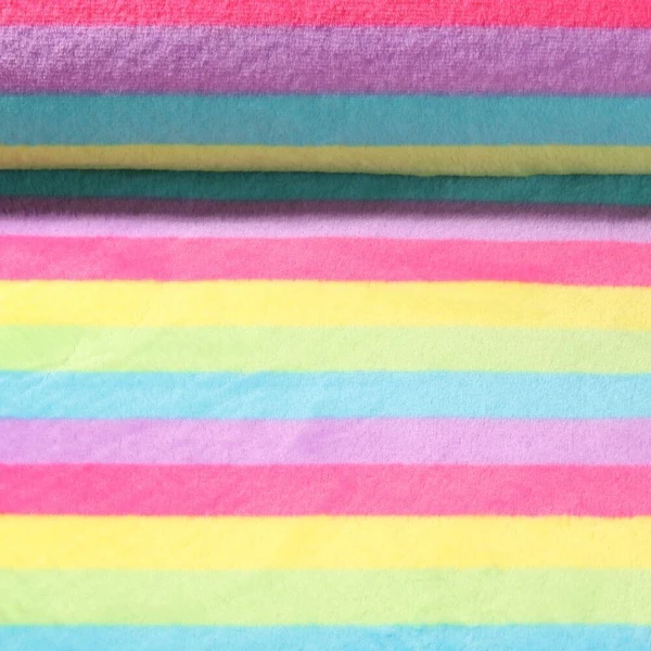 Fourrure Peluche Kai - Couleurs de l'arc-en-ciel