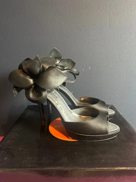 Karen Millen pumps satijn