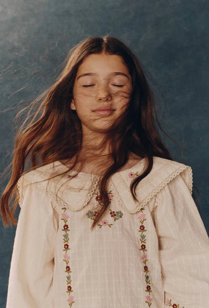 Blouse avec double col et broderie en coton