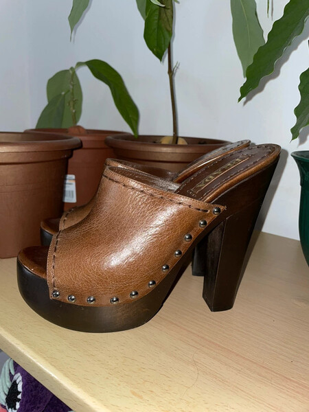 Sapatos, castanhos de PRADA