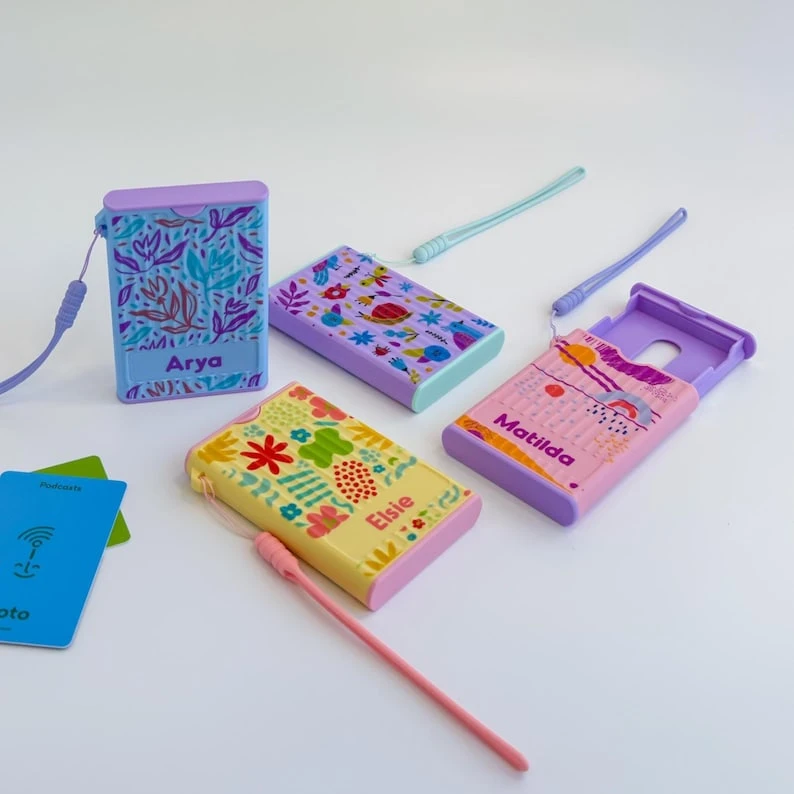 TRAVEL CARDHOLDER YOTO - Personalised card storage with keyring loop keychain lanyard