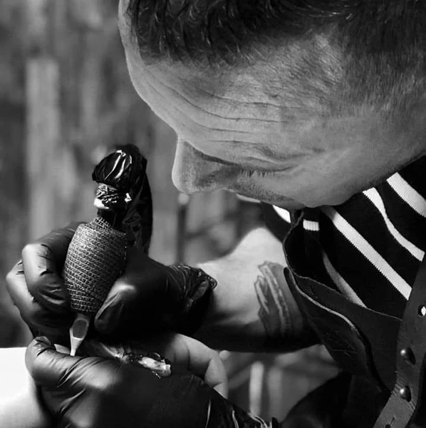 Bon cadeau tatouage piqué a vif