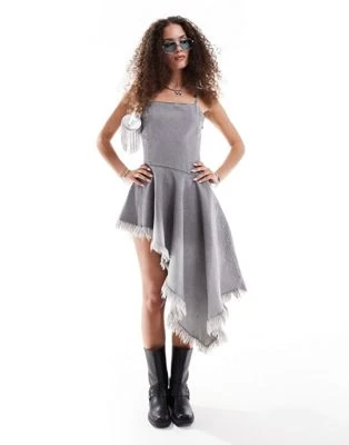 Weekday - Sunset - Robe et asymétrique en denim effet dégradé avec ourlet effiloché - Gris | ASOS