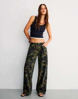 Bershka - Pantalon droit imprimé - Kaki