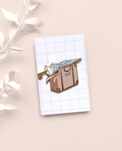 Pin's - Violet's suitcase