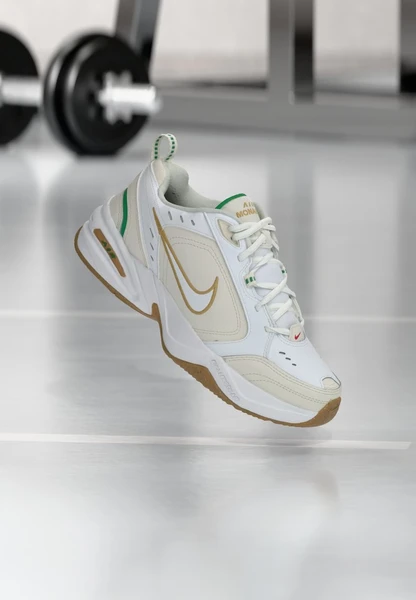 Nike Performance AIR MONARCH IV - Chaussures fitness - white/metallic gold-coloured/phantom/lucky green/light brown/blanc - ZALANDO.FR